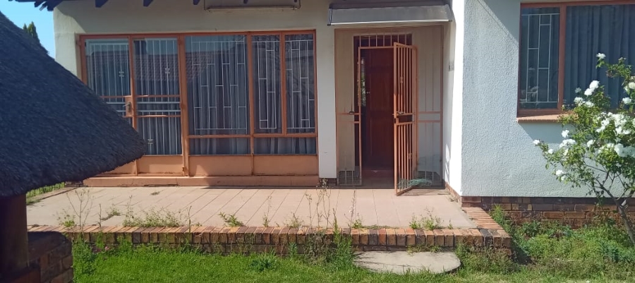 To Let  Bedroom Property for Rent in Roodia Free State